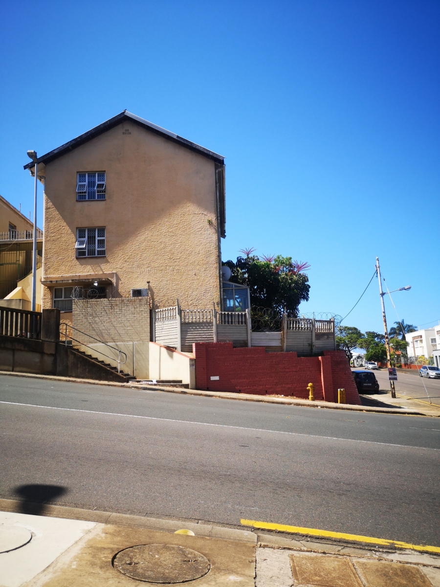 To Let 1 Bedroom Property for Rent in Essenwood KwaZulu-Natal