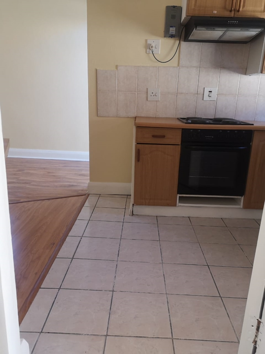 To Let 1 Bedroom Property for Rent in Essenwood KwaZulu-Natal