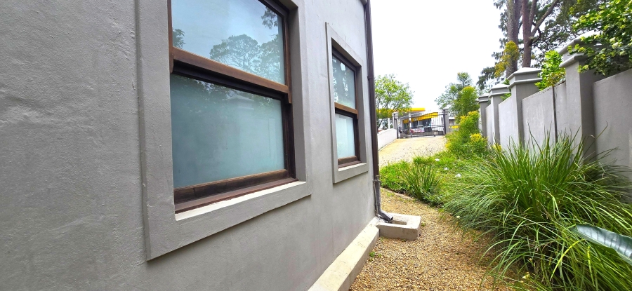 To Let commercial Property for Rent in Kloof KwaZulu-Natal