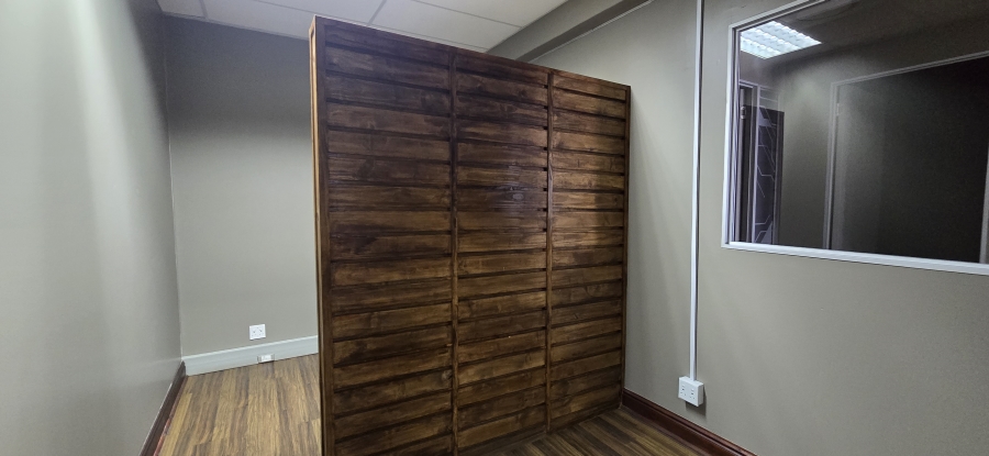 To Let commercial Property for Rent in Kloof KwaZulu-Natal