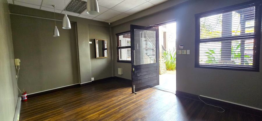 To Let commercial Property for Rent in Kloof KwaZulu-Natal