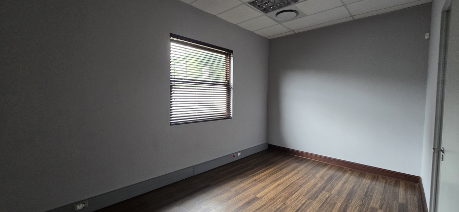 To Let commercial Property for Rent in Kloof KwaZulu-Natal