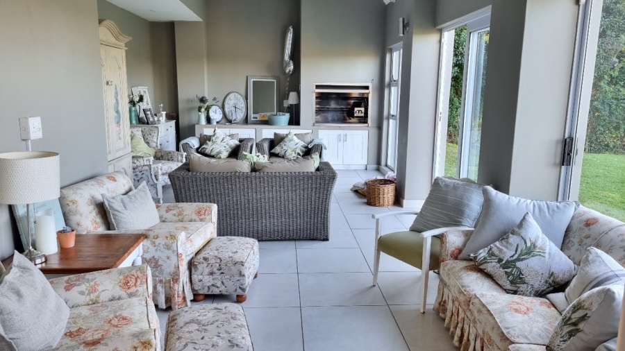 5 Bedroom Property for Sale in Mountain Homes KwaZulu-Natal