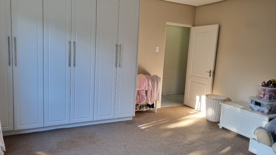 5 Bedroom Property for Sale in Mountain Homes KwaZulu-Natal