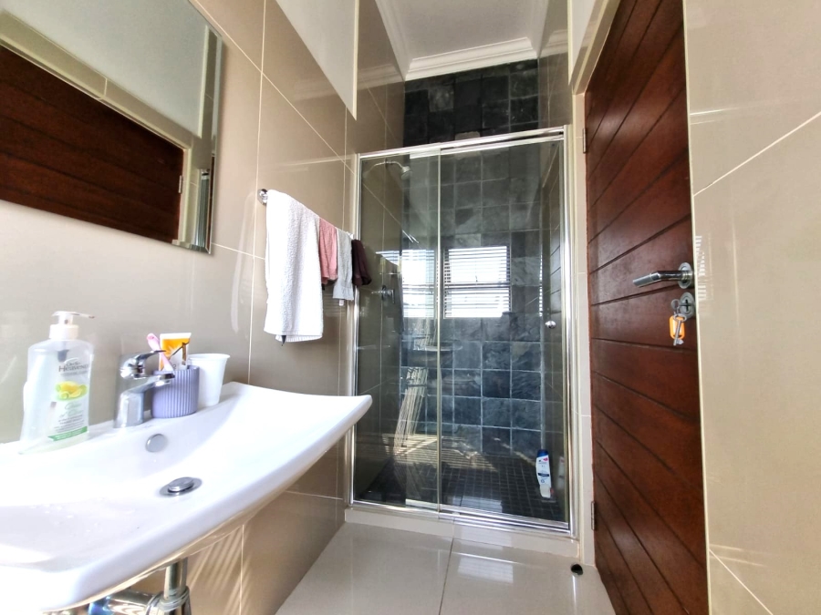 To Let 2 Bedroom Property for Rent in Umhlanga Ridge KwaZulu-Natal