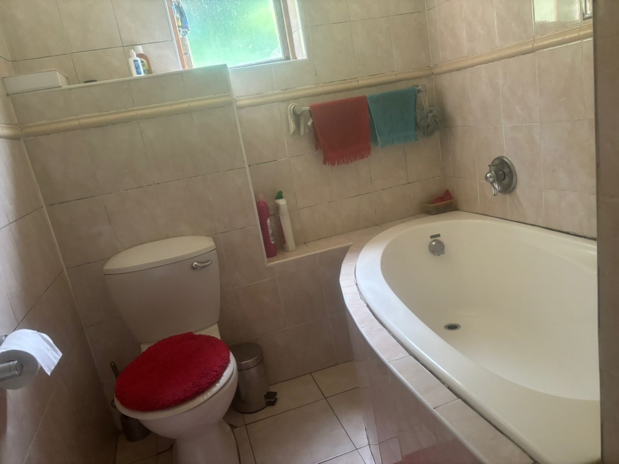 3 Bedroom Property for Sale in Westridge KwaZulu-Natal