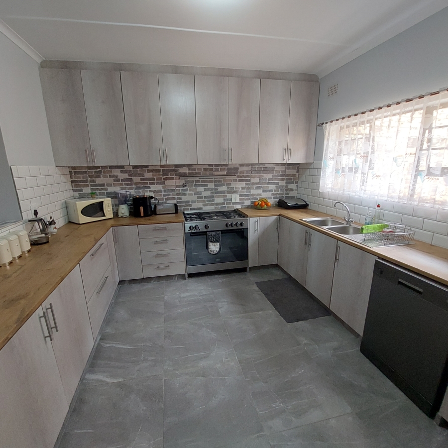 4 Bedroom Property for Sale in Hayfields KwaZulu-Natal