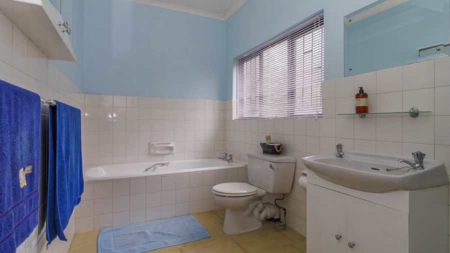 3 Bedroom Property for Sale in Kloof KwaZulu-Natal