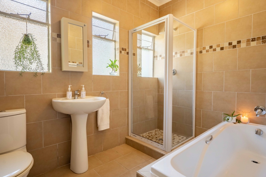 3 Bedroom Property for Sale in Kloof KwaZulu-Natal