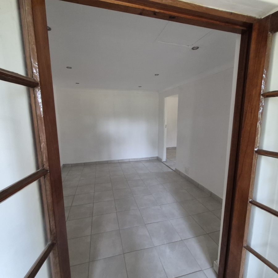 To Let 2 Bedroom Property for Rent in Rouken Glen KwaZulu-Natal