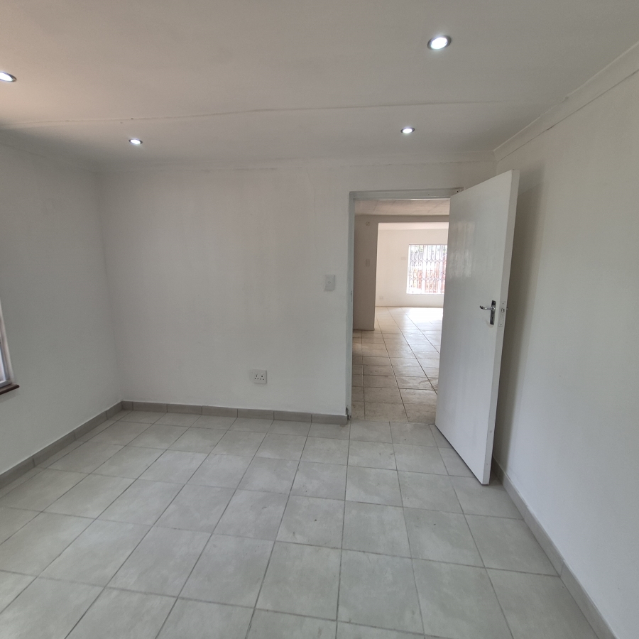 To Let 2 Bedroom Property for Rent in Rouken Glen KwaZulu-Natal