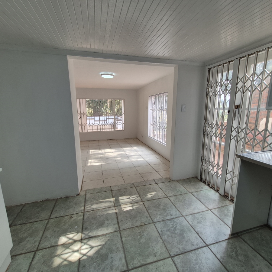 To Let 2 Bedroom Property for Rent in Rouken Glen KwaZulu-Natal