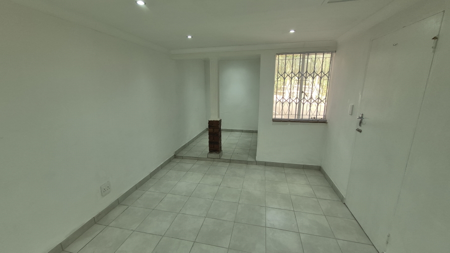 To Let 2 Bedroom Property for Rent in Rouken Glen KwaZulu-Natal