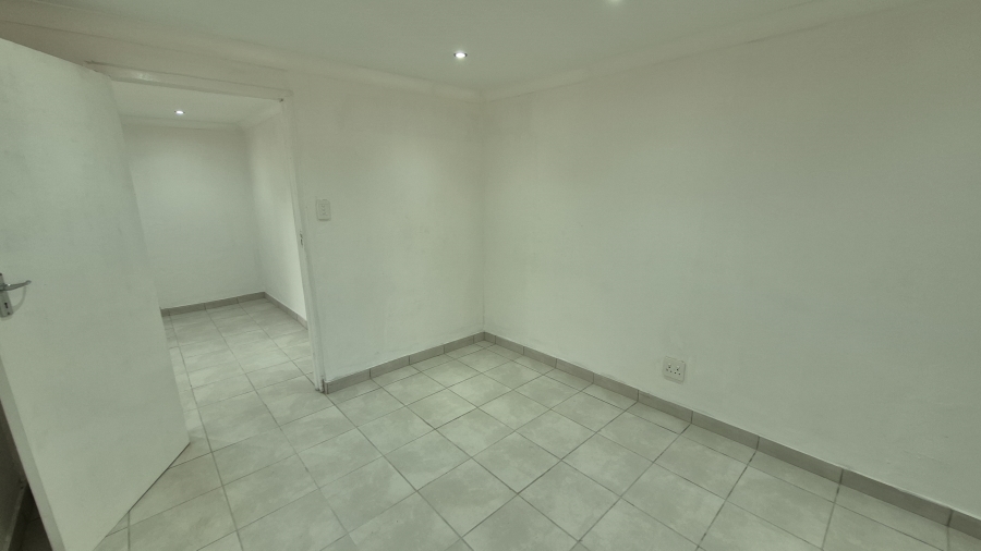 To Let 2 Bedroom Property for Rent in Rouken Glen KwaZulu-Natal