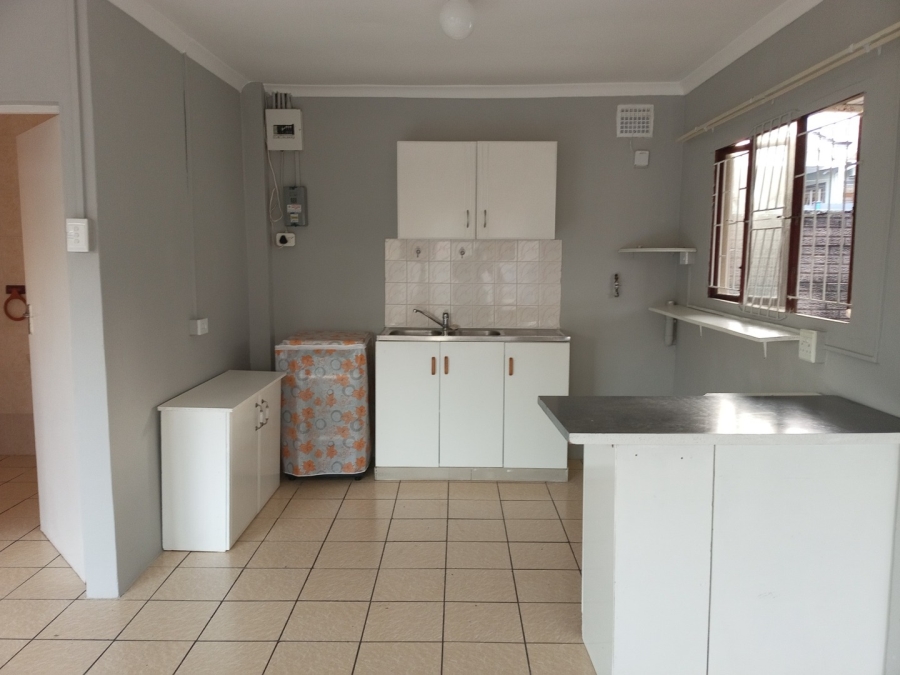 To Let 1 Bedroom Property for Rent in Bluff KwaZulu-Natal