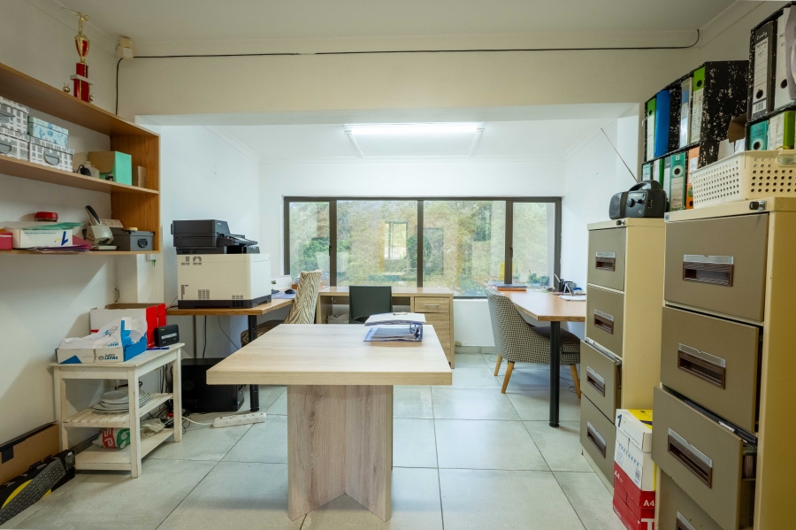 Commercial Property for Sale in Kloof KwaZulu-Natal