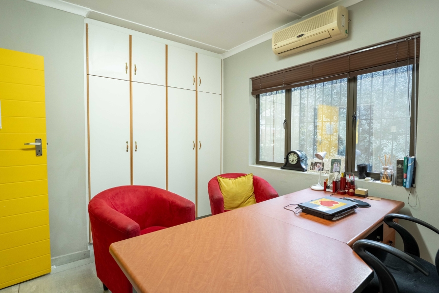 Commercial Property for Sale in Kloof KwaZulu-Natal