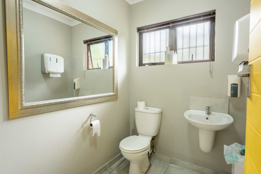 Commercial Property for Sale in Kloof KwaZulu-Natal