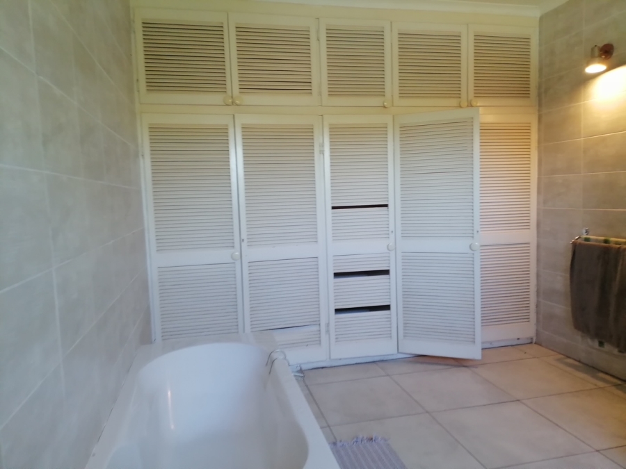 4 Bedroom Property for Sale in Hibberdene KwaZulu-Natal