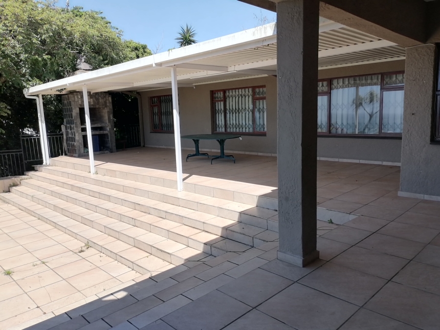 4 Bedroom Property for Sale in Hibberdene KwaZulu-Natal