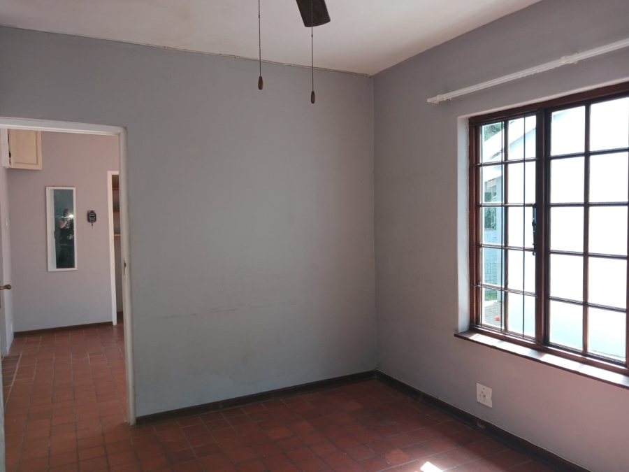 To Let 1 Bedroom Property for Rent in Kloof KwaZulu-Natal