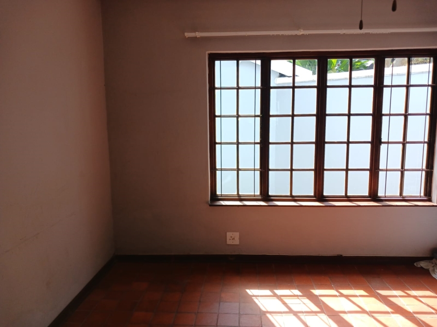 To Let 1 Bedroom Property for Rent in Kloof KwaZulu-Natal