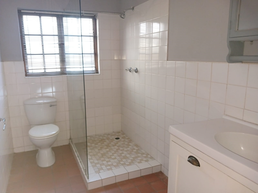 To Let 1 Bedroom Property for Rent in Kloof KwaZulu-Natal