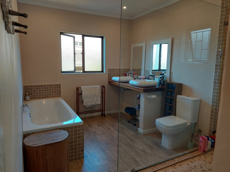 6 Bedroom Property for Sale in Zinkwazi Beach KwaZulu-Natal