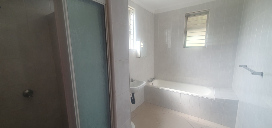To Let 3 Bedroom Property for Rent in Bluff KwaZulu-Natal