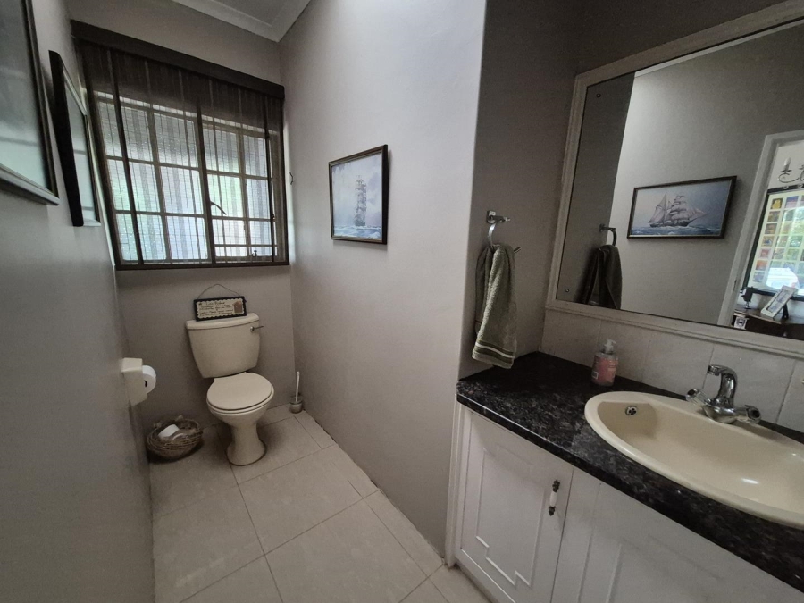 5 Bedroom Property for Sale in Oak Park KwaZulu-Natal