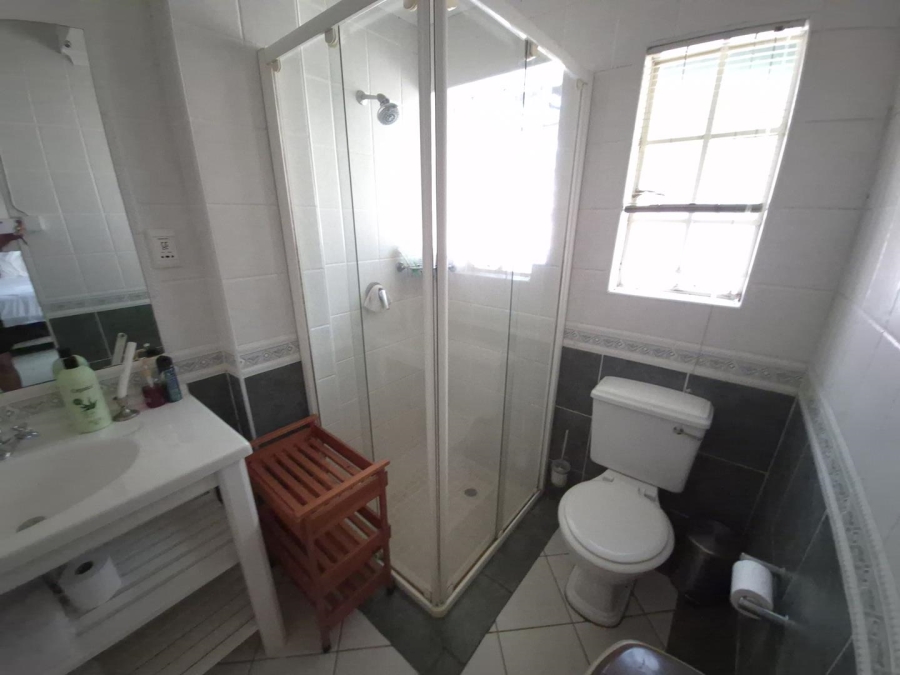 5 Bedroom Property for Sale in Oak Park KwaZulu-Natal