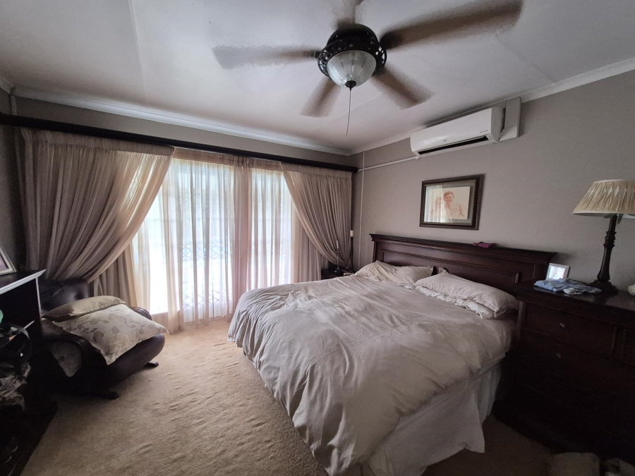 5 Bedroom Property for Sale in Oak Park KwaZulu-Natal