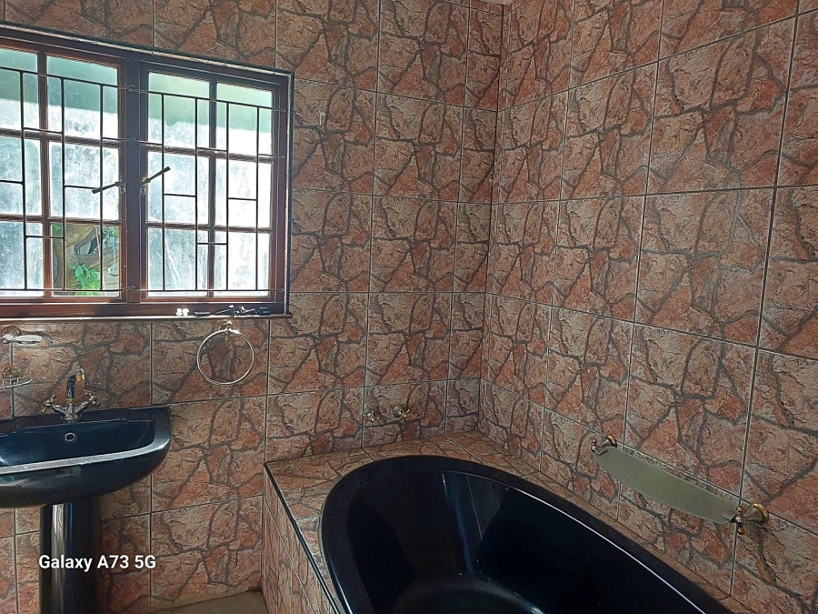 4 Bedroom Property for Sale in Amanzimtoti KwaZulu-Natal