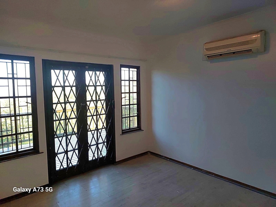 4 Bedroom Property for Sale in Amanzimtoti KwaZulu-Natal