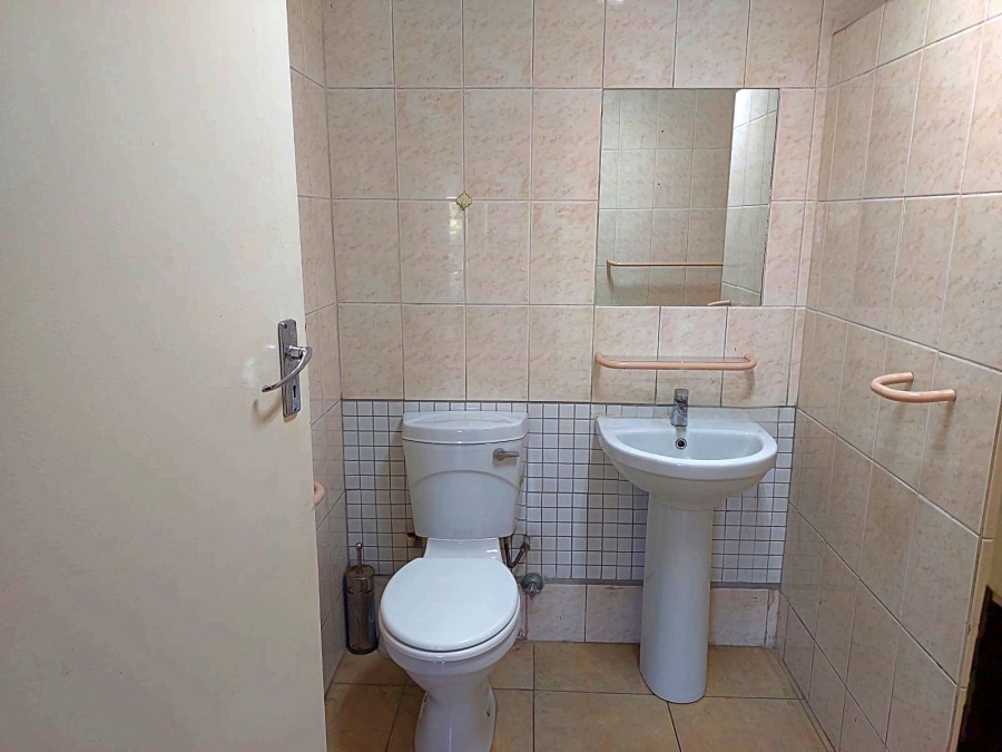 4 Bedroom Property for Sale in Amanzimtoti KwaZulu-Natal