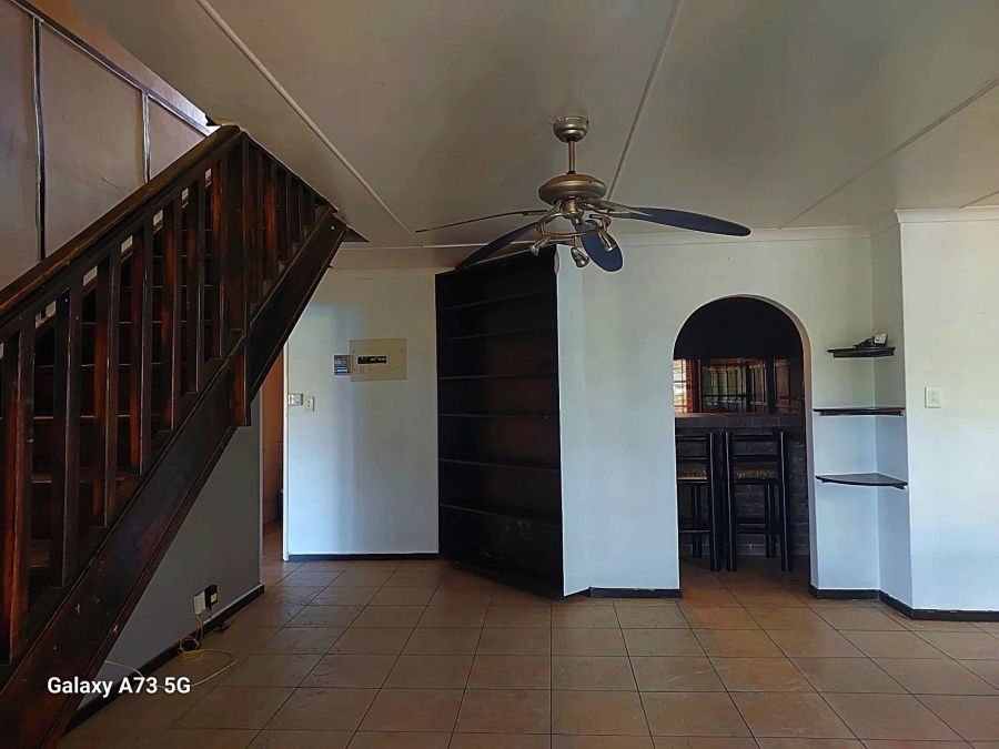 4 Bedroom Property for Sale in Amanzimtoti KwaZulu-Natal