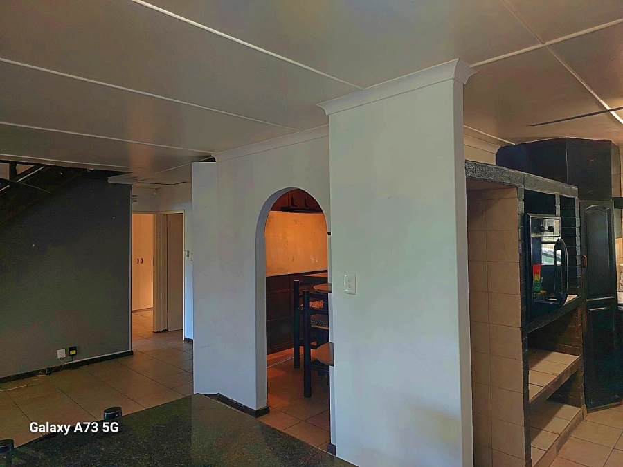 4 Bedroom Property for Sale in Amanzimtoti KwaZulu-Natal