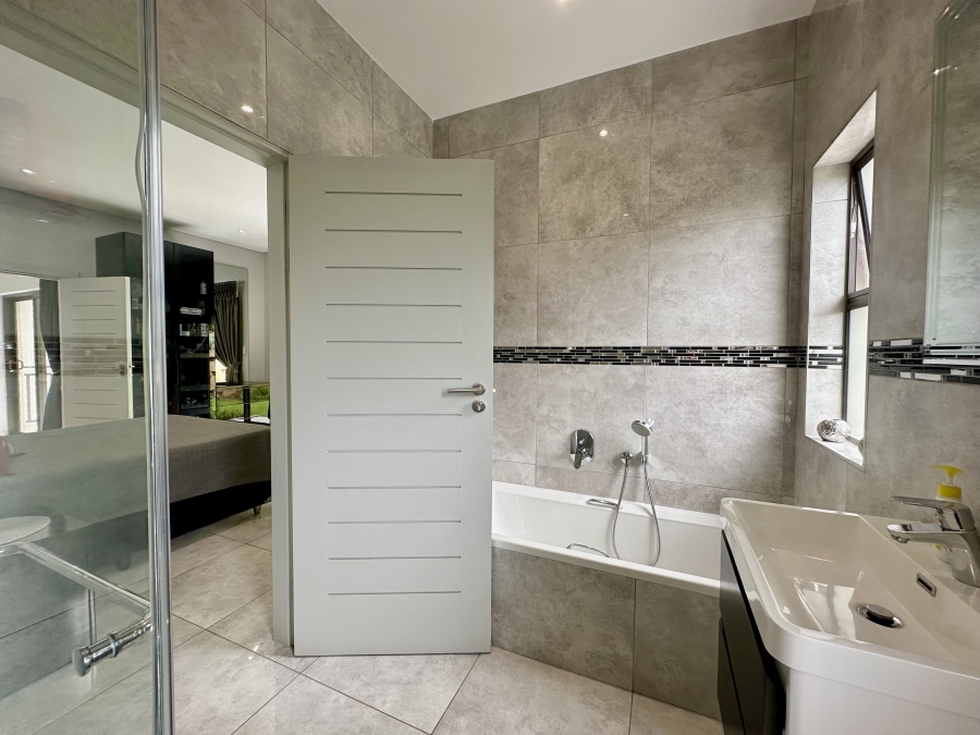 4 Bedroom Property for Sale in Seaward Estate KwaZulu-Natal