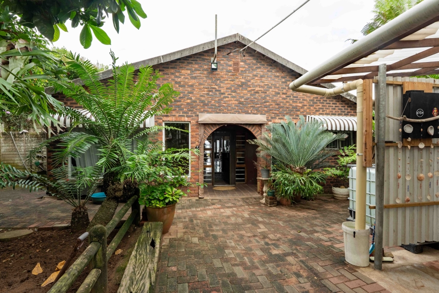 6 Bedroom Property for Sale in Warner Beach KwaZulu-Natal