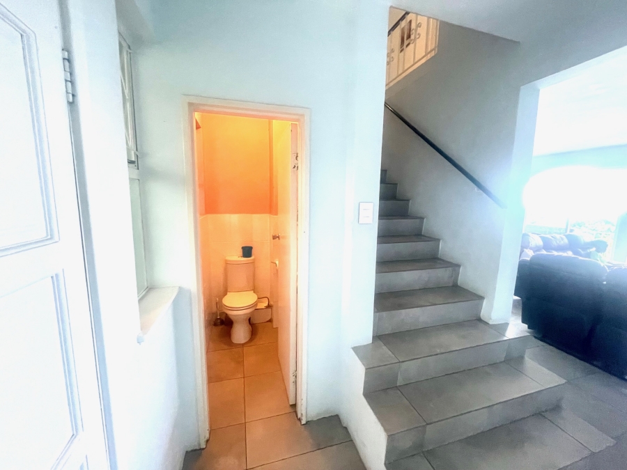 To Let 3 Bedroom Property for Rent in Glenwood KwaZulu-Natal