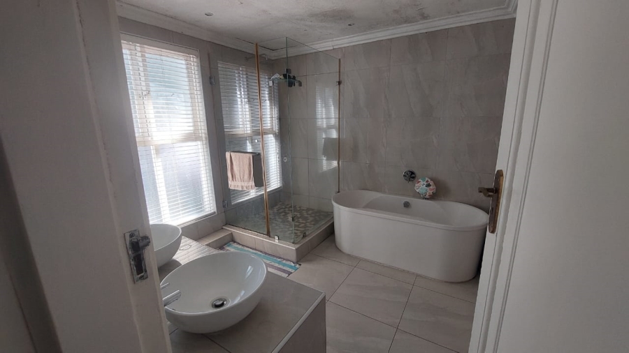 3 Bedroom Property for Sale in Glenwood KwaZulu-Natal