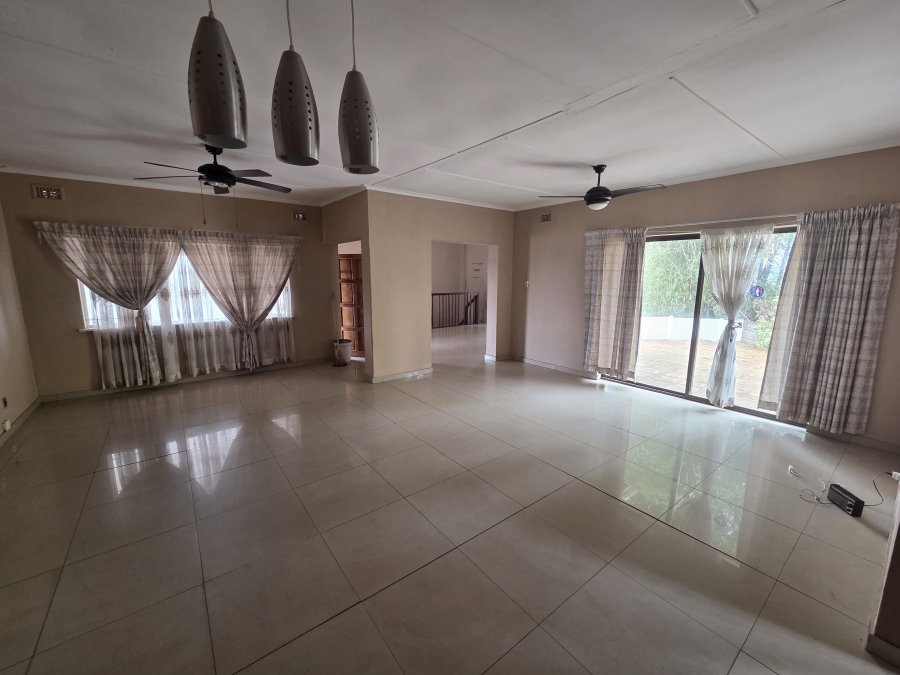 To Let 5 Bedroom Property for Rent in Bluff KwaZulu-Natal