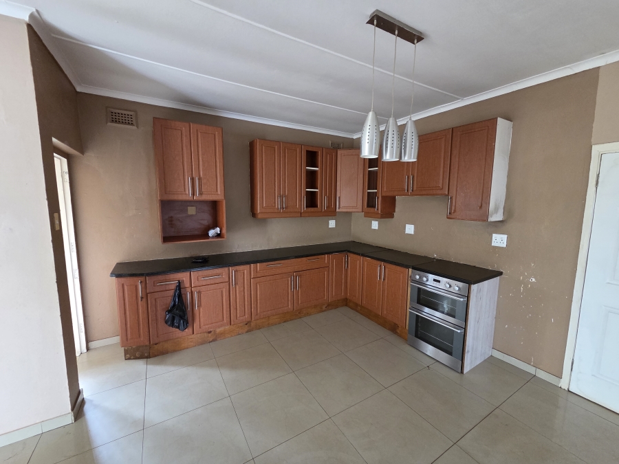 To Let 5 Bedroom Property for Rent in Bluff KwaZulu-Natal