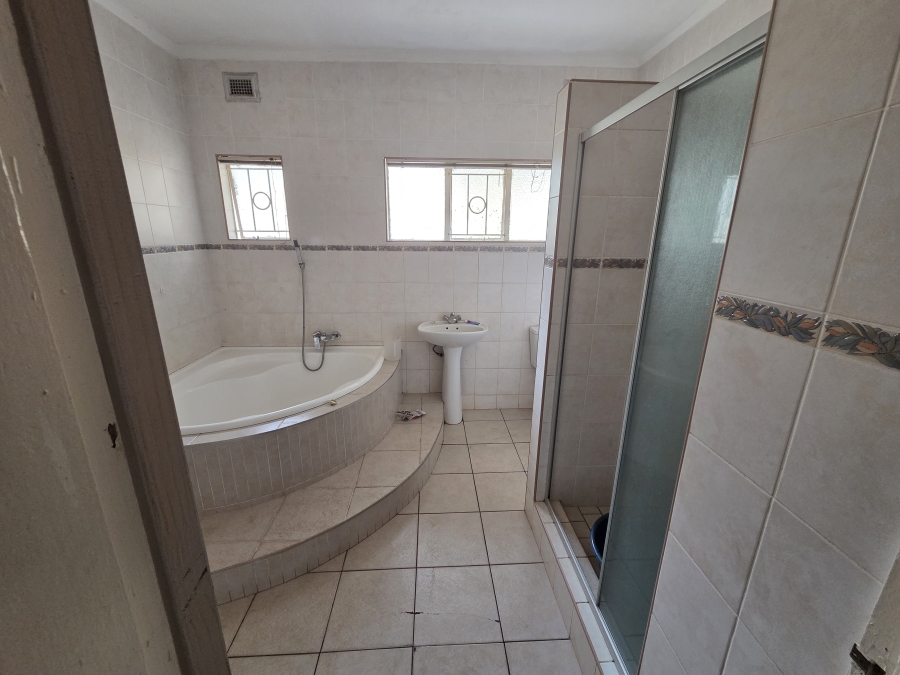 To Let 5 Bedroom Property for Rent in Bluff KwaZulu-Natal