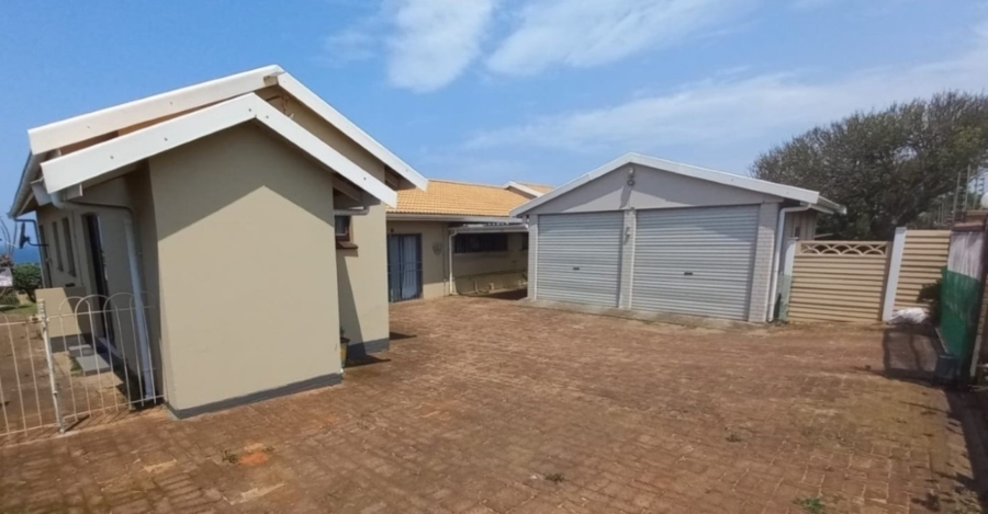 5 Bedroom Property for Sale in Uvongo KwaZulu-Natal