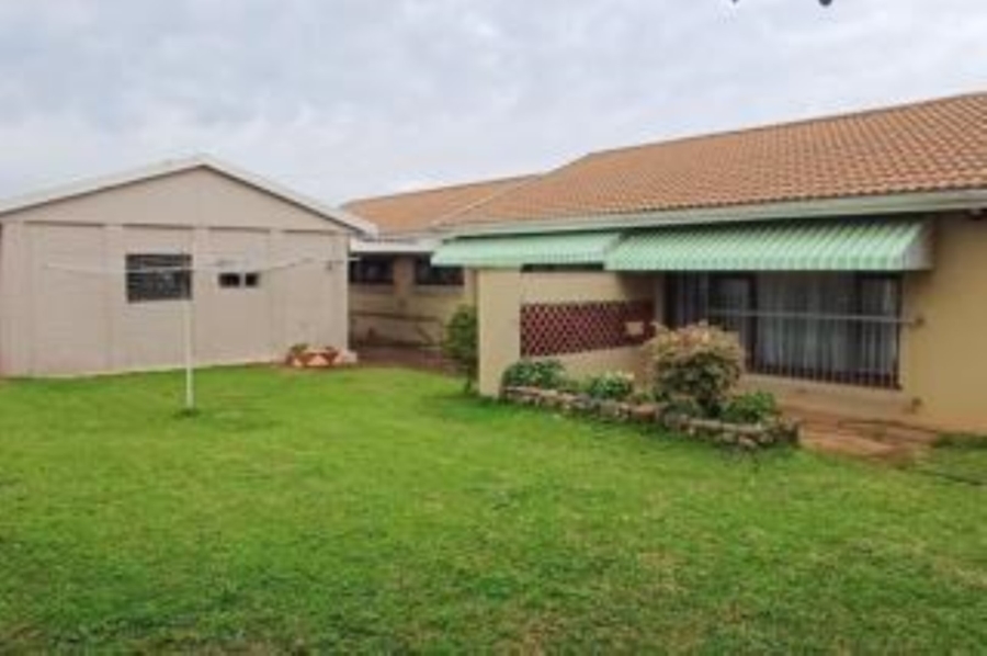 5 Bedroom Property for Sale in Uvongo KwaZulu-Natal