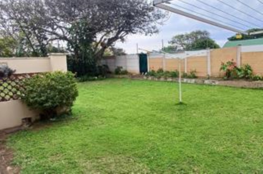 5 Bedroom Property for Sale in Uvongo KwaZulu-Natal