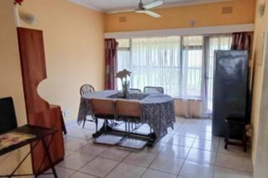 5 Bedroom Property for Sale in Uvongo KwaZulu-Natal
