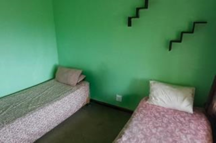 5 Bedroom Property for Sale in Uvongo KwaZulu-Natal