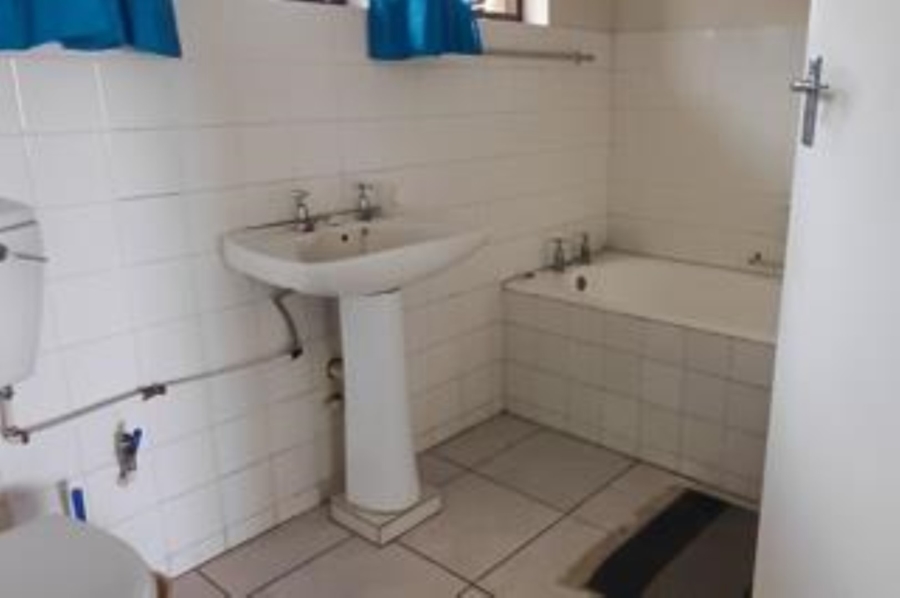 5 Bedroom Property for Sale in Uvongo KwaZulu-Natal